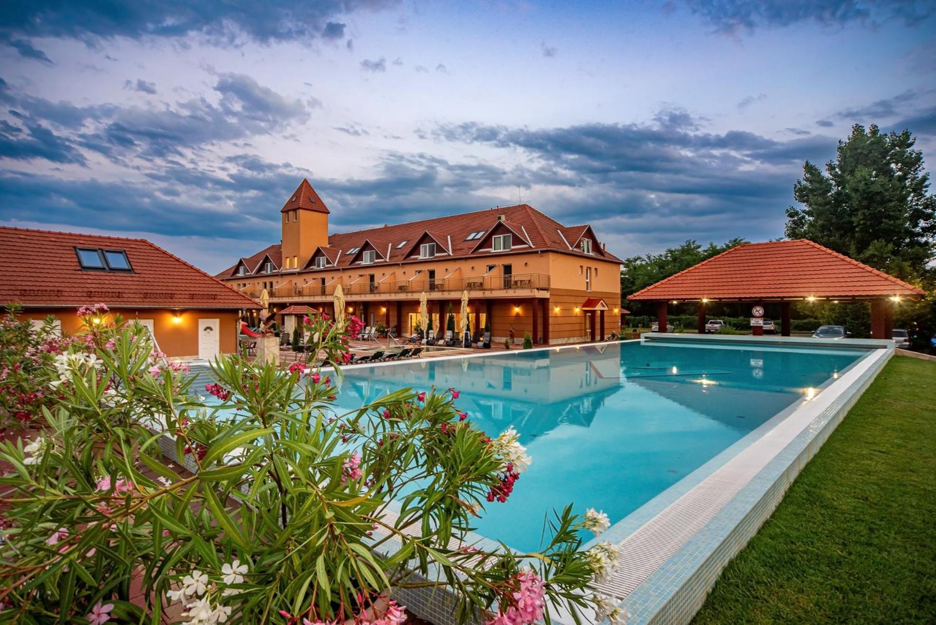 Termal Hotel Vesta Tapioszecso Exterior foto