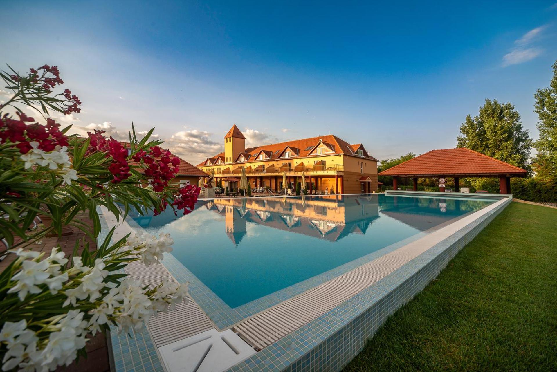 Termal Hotel Vesta Tapioszecso Exterior foto